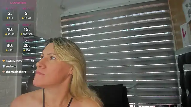 Snapshot of charlotte__G chatting on January 31, 4:27 pm charlotte G online show from January 31, 4:27 pm
