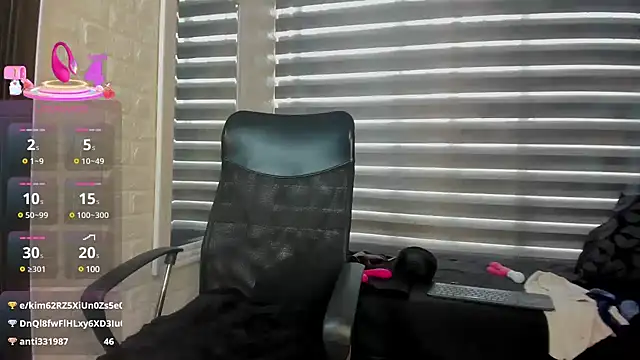 Snapshot of charlotte__G chatting on March 20, 5:36 pm charlotte G online show from March 20, 5:36 pm