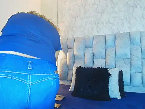 Snapshot of charlotte__G chatting on September 19, 11:22 am charlotte G online show from September 19, 11:22 am
