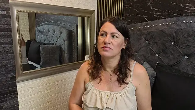 charlotte  G online show from March 12, 10:54 am