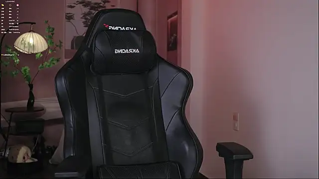 Miuzxc online show from March 6, 8:33 am