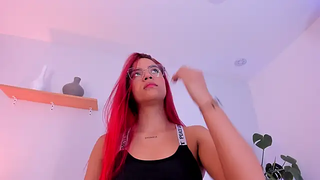 Scarlett Morgan  online show from February 6, 7:29 pm