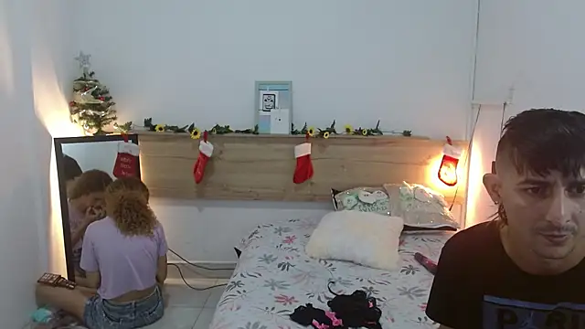 Snapshot of Zamu_1992 chatting on December 5, 8:11 pm Zamu 1992 online show from December 5, 8:11 pm