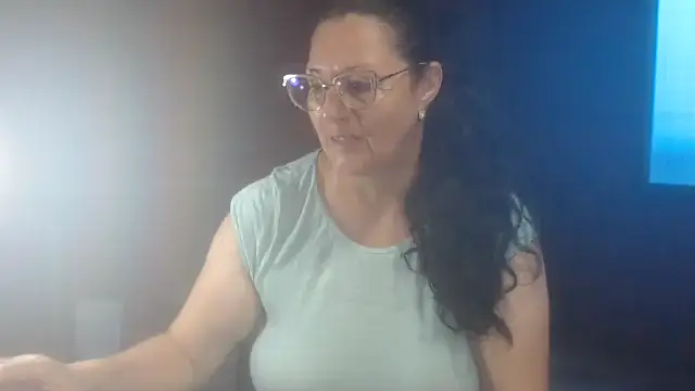 Snapshot of hairyglad69 chatting on May 27, 12:24 pm hairyglad69 online show from May 27, 12:24 pm