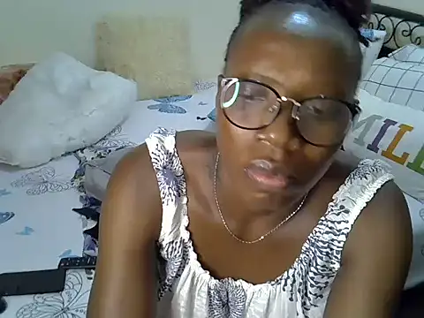 Sweet Bear online show from April 12, 5:07 pm