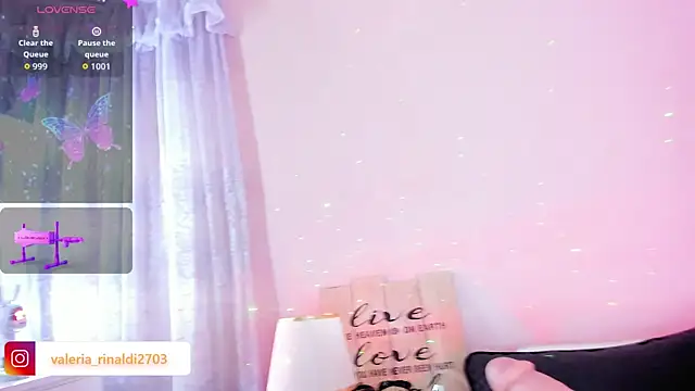 Snapshot of valeria_rinaldi2703 chatting on June 11, 4:10 am valeria rinaldi2703 online show from June 11, 4:10 am