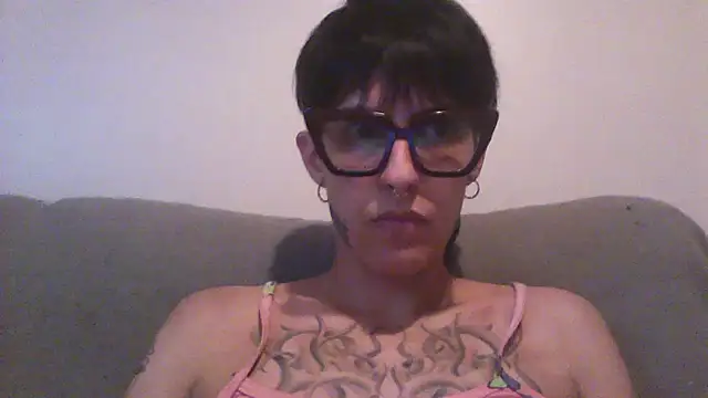 Snapshot of nickfxx chatting on March 29, 3:17 am nickfxx online show from March 29, 3:17 am