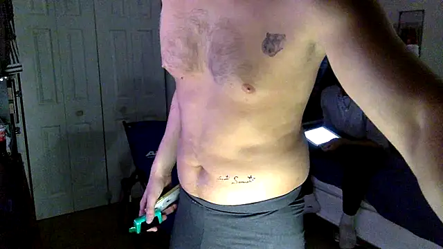 Snapshot of TheOnlyTwinTowers chatting on March 3, 4:58 am TheOnlyTwinTowers online show from March 3, 4:58 am