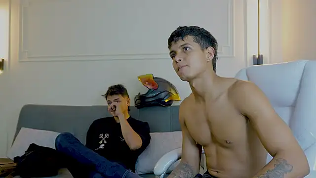 Paradise boy s online show from January 31, 12:39 am