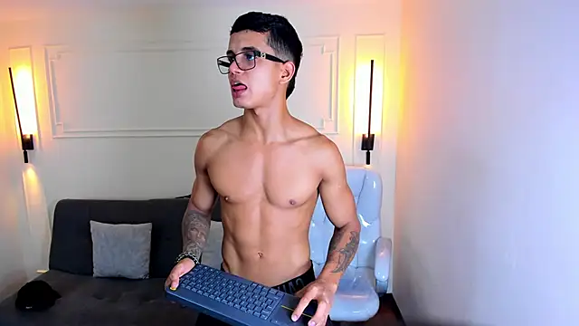 Paradise boy s online show from September 29, 10:47 pm