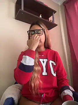 Snapshot of Miabonnett_ chatting on February 4, 12:00 pm Miabonnett online show from February 4, 12:00 pm