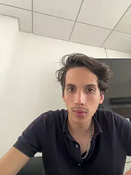 CamiloXx04 online show from February 26, 9:36 pm