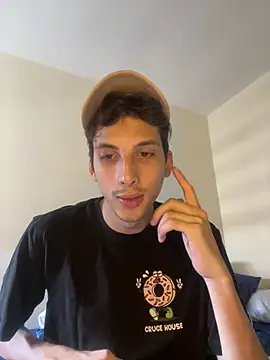 CamiloXx04 online show from April 22, 5:47 pm