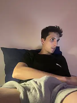 CamiloXx04 online show from April 29, 3:54 am