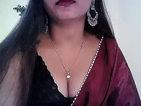 Model-Tanya online show from February 8, 3:15 pm