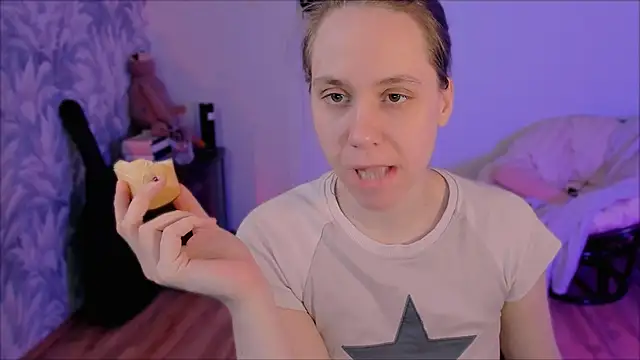 Malinax online show from April 7, 1:22 pm