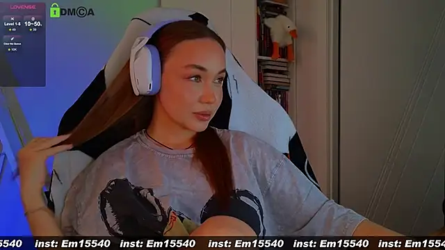 Snapshot of Emili1- chatting on January 27, 11:11 am Emili1- online show from January 27, 11:11 am