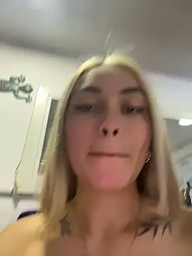 Snapshot of emma_oxford chatting on January 23, 8:35 pm emma oxford online show from January 23, 8:35 pm