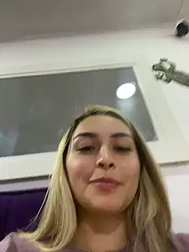 Snapshot of emma_oxford chatting on January 29, 12:22 am emma oxford online show from January 29, 12:22 am