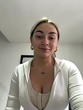 Snapshot of emma_oxford chatting on July 30, 9:25 pm emma oxford online show from July 30, 9:25 pm