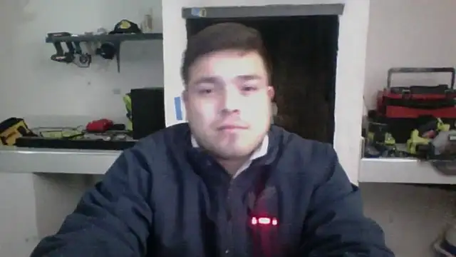 Snapshot of DirtyRcride chatting on December 7, 2:09 am DirtyRcride online show from December 7, 2:09 am