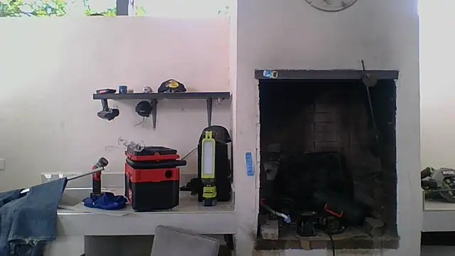 Snapshot of DirtyRcride chatting on December 10, 8:05 pm DirtyRcride online show from December 10, 8:05 pm