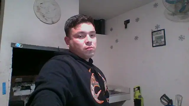 Snapshot of DirtyRcride chatting on December 15, 7:35 am DirtyRcride online show from December 15, 7:35 am