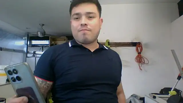 Snapshot of DirtyRcride chatting on December 17, 6:24 am DirtyRcride online show from December 17, 6:24 am