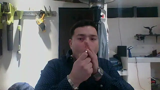 Snapshot of DirtyRcride chatting on January 1, 4:07 am DirtyRcride online show from January 1, 4:07 am