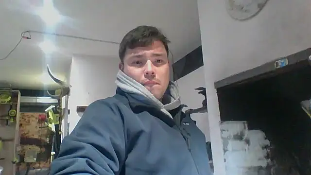 Snapshot of DirtyRcride chatting on January 10, 3:29 am DirtyRcride online show from January 10, 3:29 am