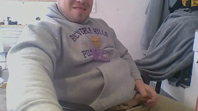 Snapshot of DirtyRcride chatting on January 15, 8:26 pm DirtyRcride online show from January 15, 8:26 pm