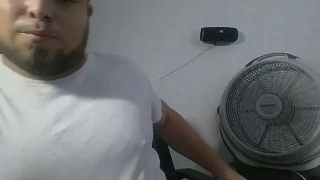 Snapshot of DirtyRcride chatting on September 27, 5:07 pm DirtyRcride online show from September 27, 5:07 pm