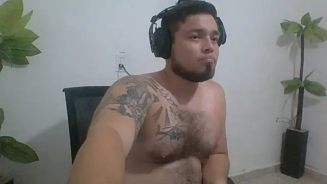 Snapshot of DirtyRcride chatting on October 2, 3:35 am DirtyRcride online show from October 2, 3:35 am