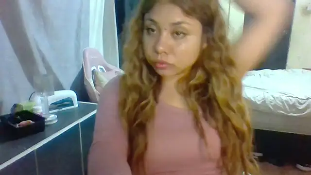 Jennxdolls online show from December 31, 4:27 am