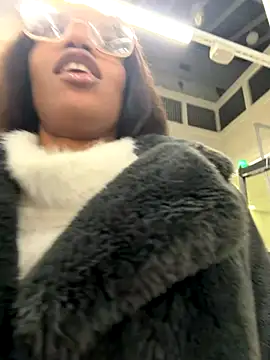 Black Dolll online show from December 19, 6:15 pm