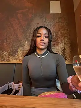 Black Dolll online show from April 4, 11:18 am