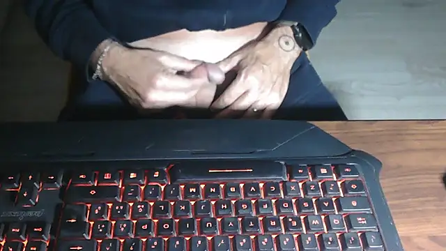 Adri gard online show from November 6, 10:10 pm