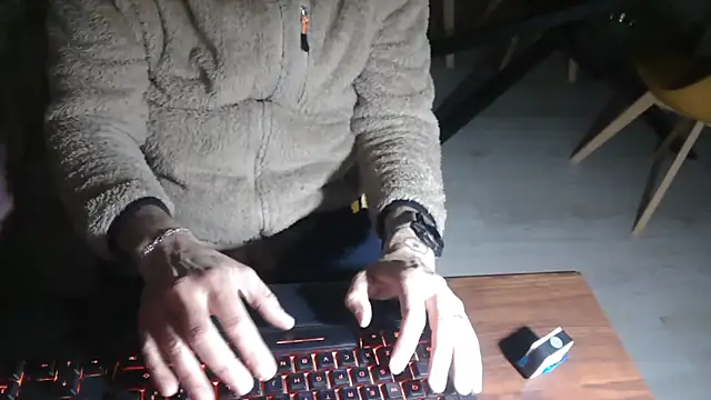 Adri gard online show from March 31, 8:42 pm