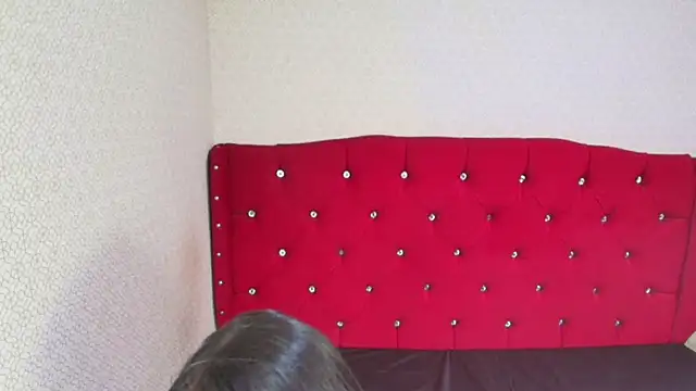 Snapshot of Lilyevansx chatting on April 26, 4:04 pm Lilyevansx online show from April 26, 4:04 pm
