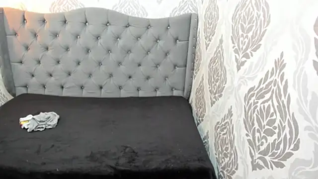 Snapshot of Lilyevansx chatting on June 2, 5:15 pm Lilyevansx online show from June 2, 5:15 pm