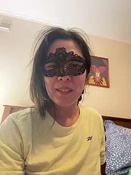 Reinacatchile online show from February 19, 1:40 am