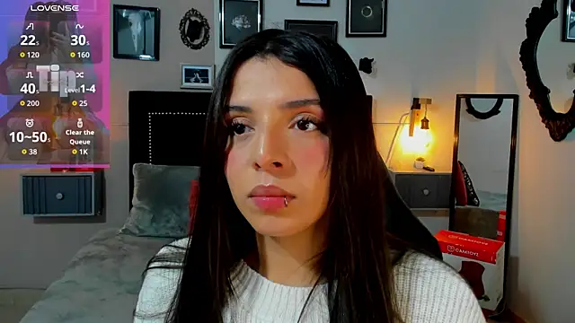 Snapshot of Charlotte__Benett chatting on July 22, 4:48 am Charlotte Benett online show from July 22, 4:48 am
