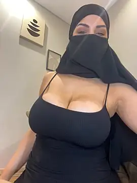 Snapshot of Amberonee31 chatting on March 2, 7:21 pm Amberonee31 online show from March 2, 7:21 pm