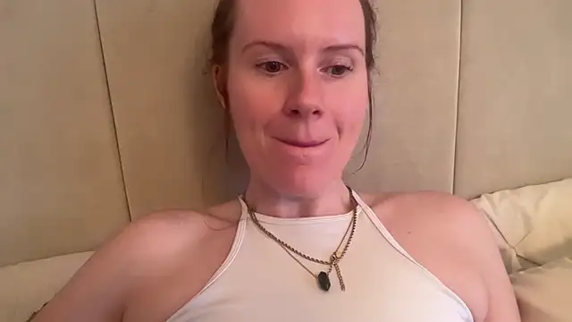 redheadrosie69 online show from October 10, 7:18 am