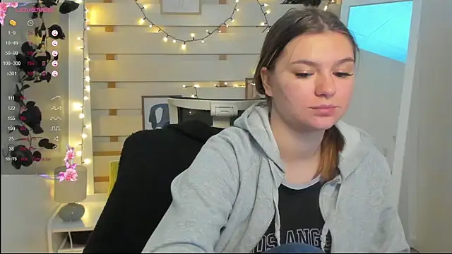 Josephine Kiss online show from March 4, 1:28 pm