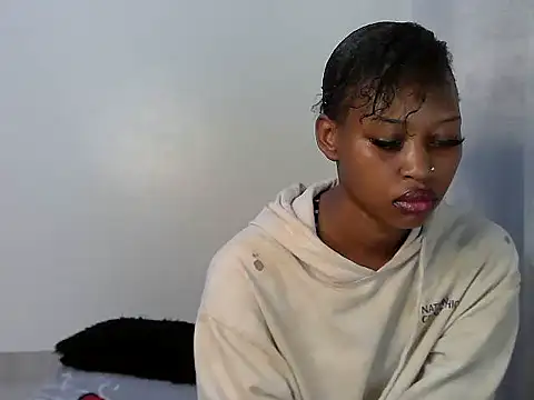 Snapshot of Sweet_Vinkah chatting on April 7, 2:12 am Sweet Vinkah online show from April 7, 2:12 am