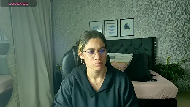 Snapshot of sussy__stone chatting on January 7, 12:20 pm sussy stone online show from January 7, 12:20 pm