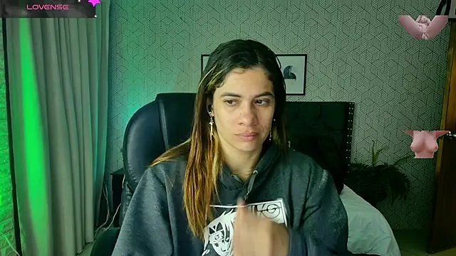 Snapshot of sussy__stone chatting on January 14, 12:14 pm sussy stone online show from January 14, 12:14 pm