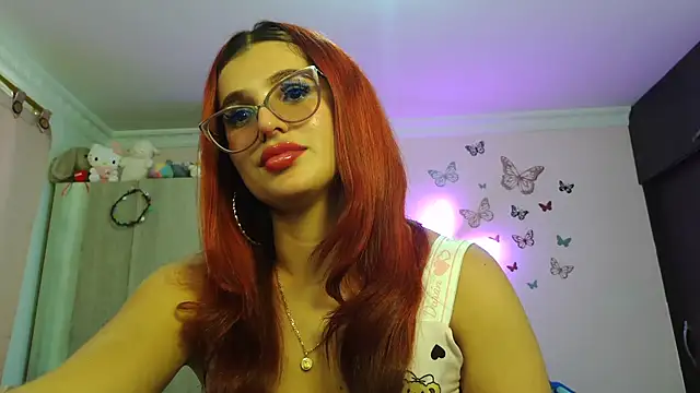 Snapshot of caroline_jonson chatting on May 10, 8:25 pm caroline jonson online show from May 10, 8:25 pm