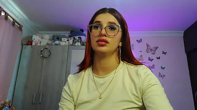 Snapshot of caroline_jonson chatting on May 15, 4:14 pm caroline jonson online show from May 15, 4:14 pm